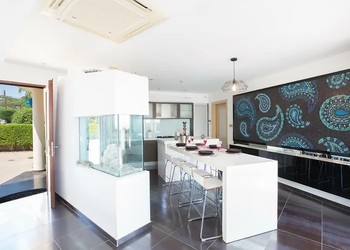 Oscar Domain Protaras