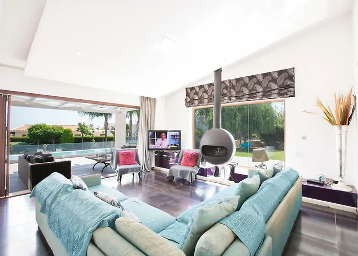 Oscar Domain Vilă *