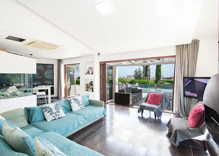 Oscar Domain Protaras