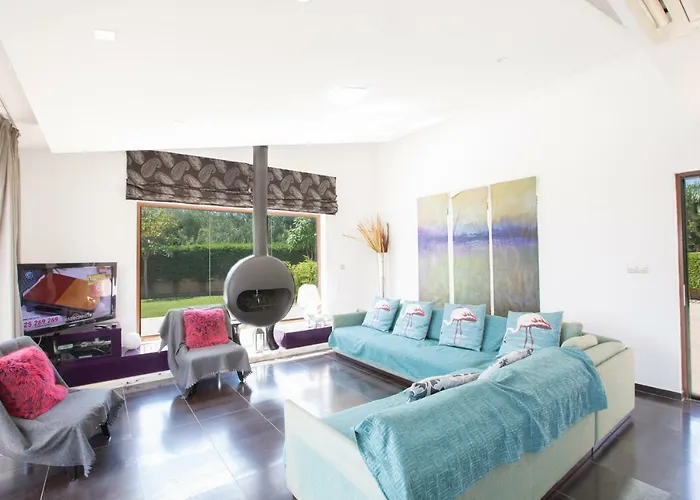 Oscar Domain Vilă *